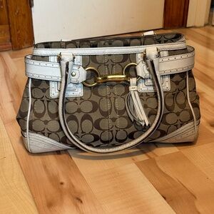 Coach Signature Hampton Bag